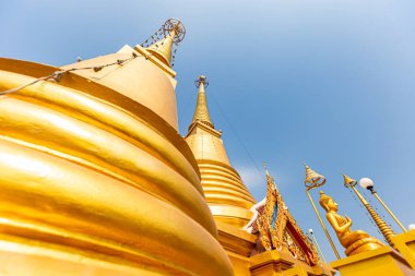 Wat Khiriwong Tayland 'da Nakhon Sawan' da güzel bir Budist tapınağı.