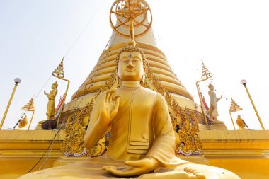 Wat Khiriwong Tayland 'da Nakhon Sawan' da güzel bir Budist tapınağı.