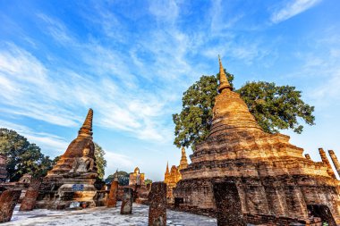 Si Satchanalai 'deki Phra Sri Rattana Mahathat tapınağı Tayland' daki Sukhothai tarihi parkı