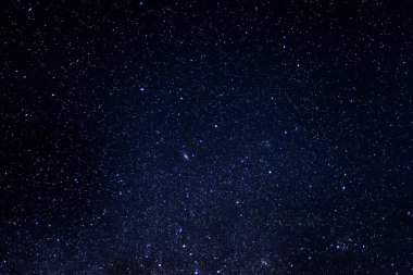 Gece gökyüzündeki yıldızlar