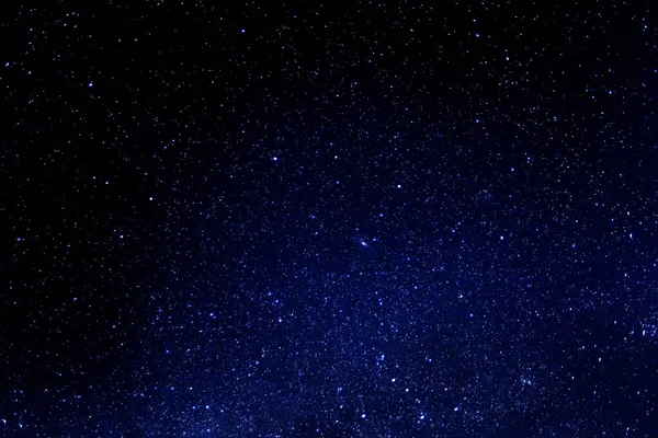 Gece gökyüzündeki yıldızlar