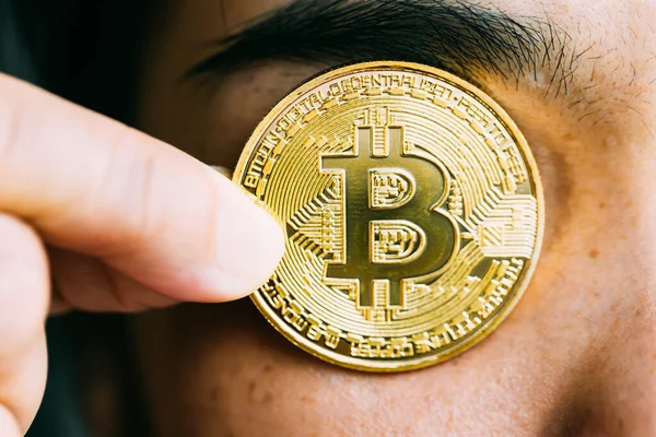 Bitcoins ve Yeni Sanal para kavramı