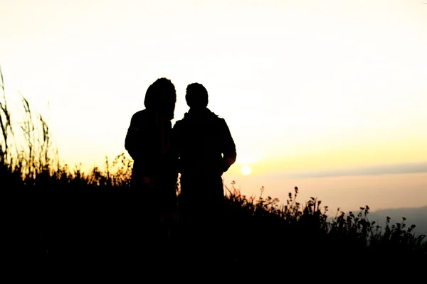 Silhouetten-Aussichtspunkt am phu lom lo (Berg) von Thailand — Stockfoto