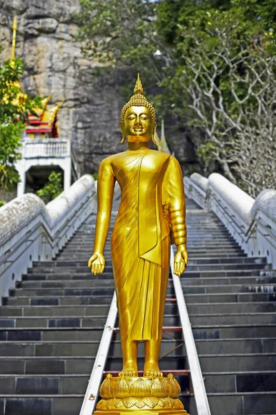 Marka obrazu Buddy w świątyni phraphutthachai, Saraburi, Tajlandia — Zdjęcie stockowe