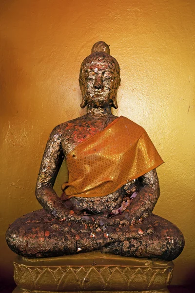Estatua de buddha en el fondo — Foto de Stock