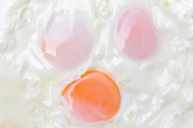 Tavada kızarmış yumurta.