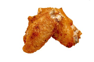 Kızarmış tavuk beyaz arka planda izole edilmiş