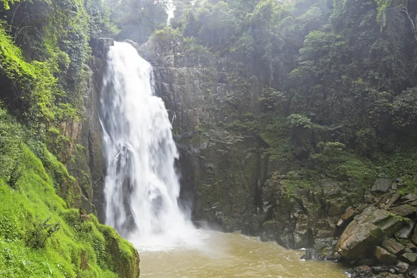 Haew Narok瀑布，泰国Khao Yai国家公园 — 图库照片