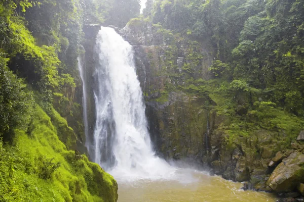 Haew Narok瀑布，泰国Khao Yai国家公园 — 图库照片