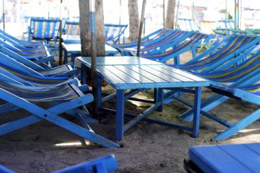 sandalye ve şemsiye çarpıcı tropikal plaj