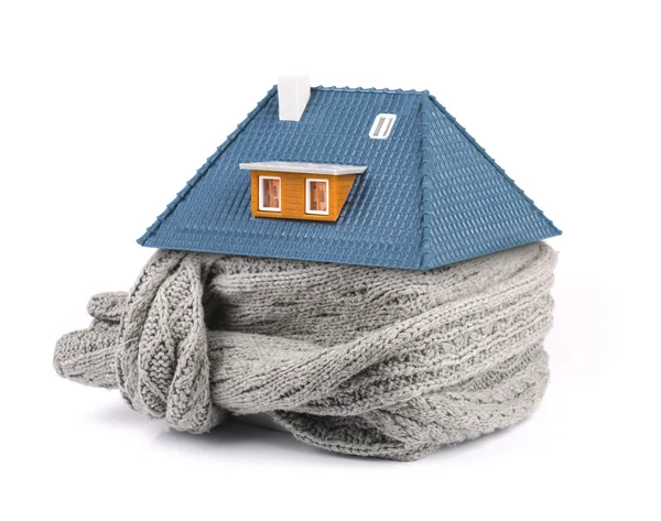 Huis isolatie concept. sjaal rond het huis — Stockfoto