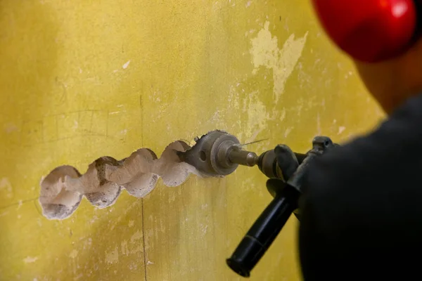 Worker Drilling Hole Electrical Socket Concrete Brick Wall Wiring Renovation — Stock Photo, Image