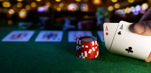 Poker Spelen Het Casino Pocket Azen Chips Kopieerruimte — Stockfoto