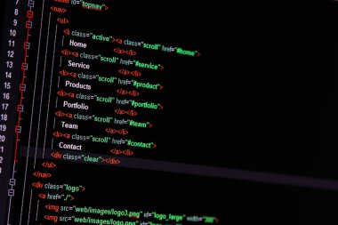 websitesi geliştirme - bilgisayar ekranında programlama kodu