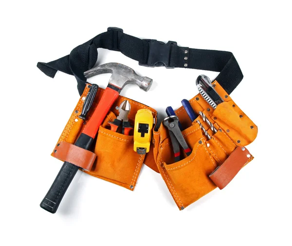 Ceinture à outils avec divers outils isolés sur blanc — Photo