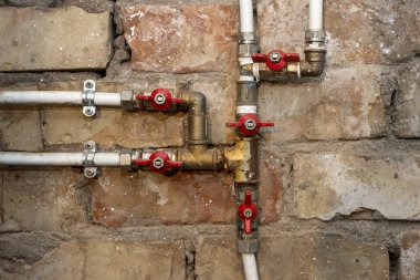 tesisat ve vanalarla su hattı bağlantısı