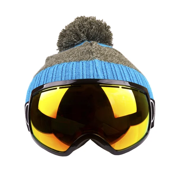 Occhiali da sci e cappello di lana isolati su bianco — Foto Stock