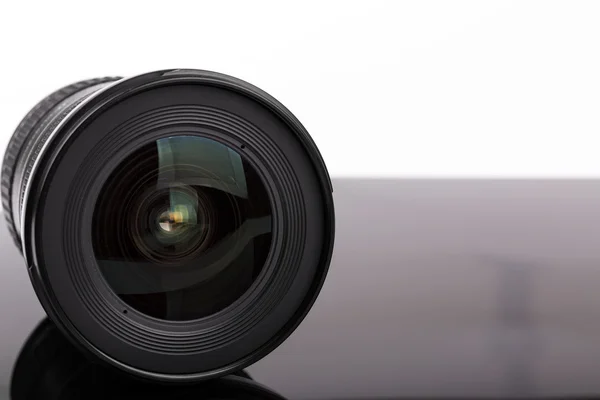 Schwarzes Fotokameraobjektiv mit Kopierraum — Stockfoto