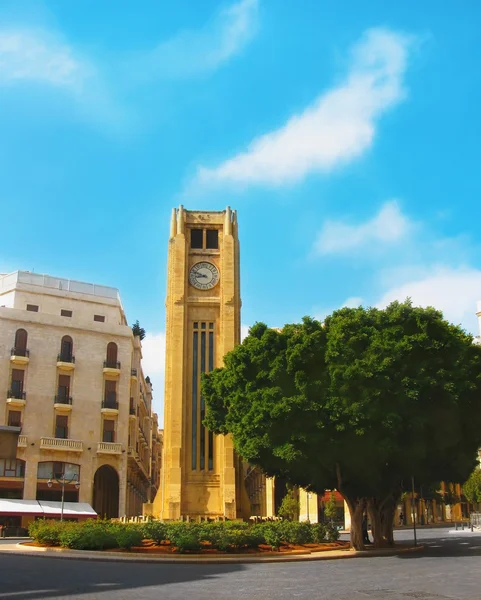 Stunden auf einem Hauptplatz von Beirut lizenzfreie Stockfotos