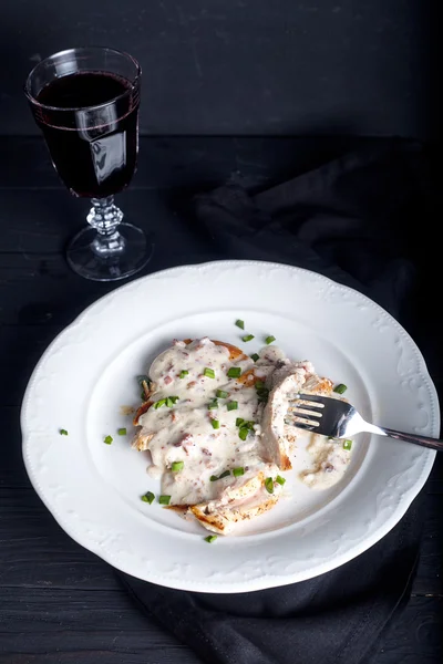 Peynir soslu ızgara tavuk göğsü