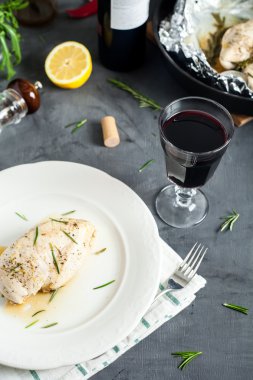 Folyo haşlanmış tavuk fileto