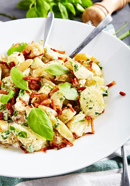 Potato salad with yoghurt dressing — Stock Photo, Image