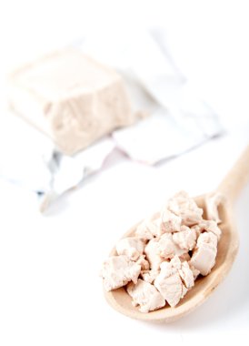 tahta kaşık üzerinde taze Maya