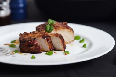 Korece tarzı domuz pirzolası