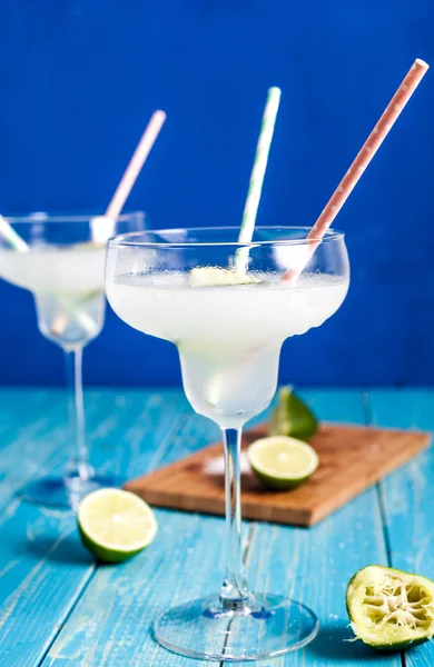 Two glases of frozen margarita — Stock Photo, Image