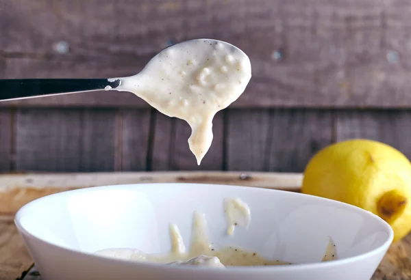 Aioli dip - vitlök majonnäs — Stockfoto