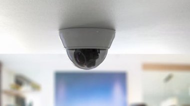 Tavanda güvenlik kamerası ya da CCTV kamerası