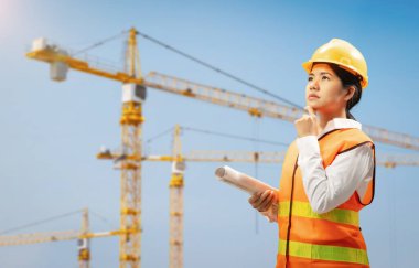 İnşaat mühendisi ve şantiyesi ile inşaat işi