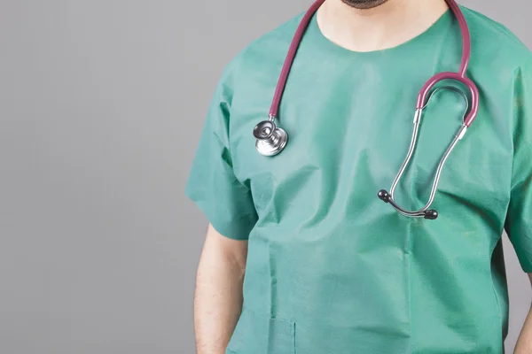 Lekarz z stetoskop stojący — Zdjęcie stockowe