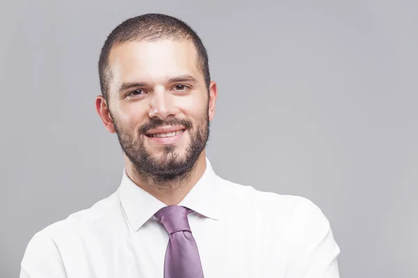 Homem de negócios bonito em camisa branca — Fotografia de Stock