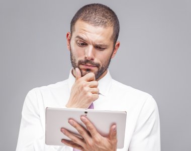 Düşünceli işadamı holding tablet