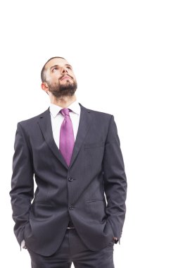 siyah elbiseli genç işadamı