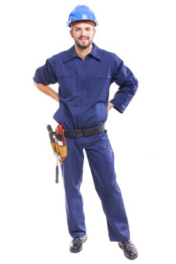 Genç işçi alet kemeri ile