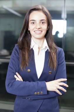 iş kadını kollarını çapraz