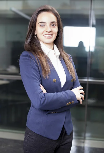 Mulher de negócios com braços cruzados — Fotografia de Stock