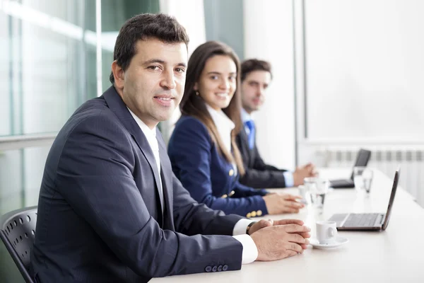 Socios comerciales en la oficina — Foto de Stock