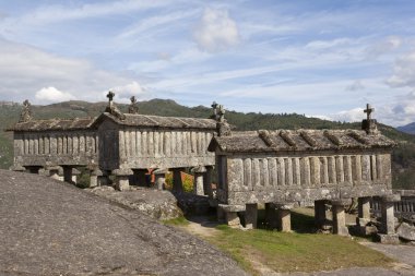 Soajo, Portekiz 'deki antik taş mısır kurutma makineleri.