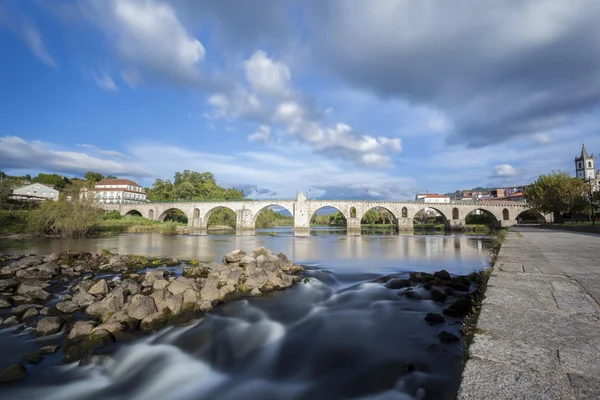 Brücke von Ponte da Barca, Portugal, Langzeitbelichtung — Stockfoto