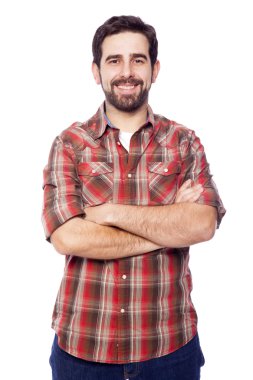 Genç casual adam geçti silah ile gülümseyen, üzerinde beyaz ba izole