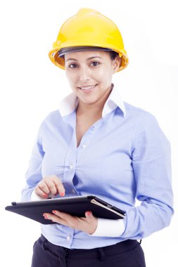 Bir tablet tutan mühendisi