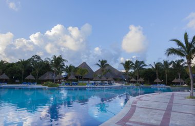 Otelde yüzme havuzu