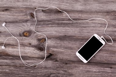 Kulaklık ile akıllı telefon