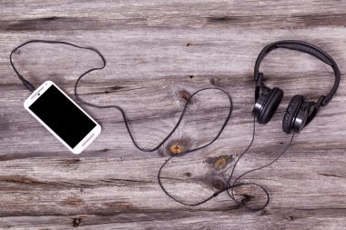 Kulaklıklar ile akıllı telefon