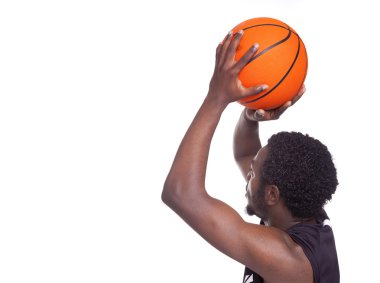 Bir basketbol oyuncusu yan görünüm
