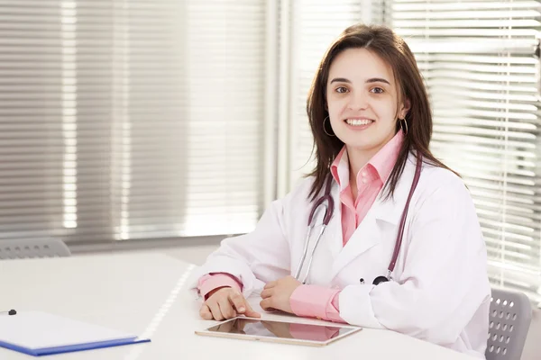 Happy smiling female doctor — Stock Photo, Image