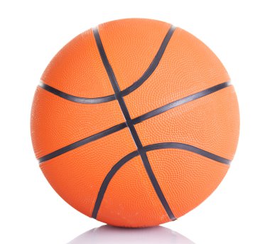 Basketbol beyaz arka planda izole edilmiş